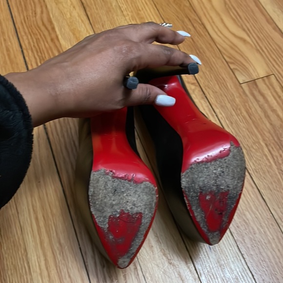 Authentic Christian Louboutin - Picture 3 of 4